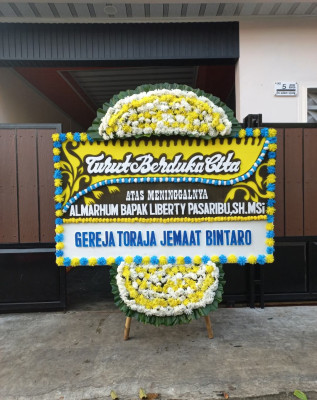 Papan Bunga Duka di Tayan Hulu