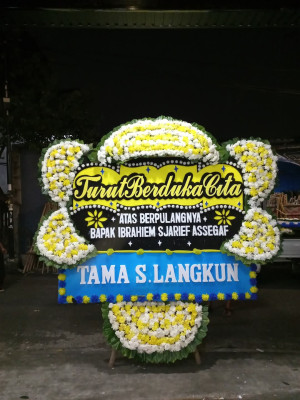 Papan Bunga Duka di Tayan Hulu