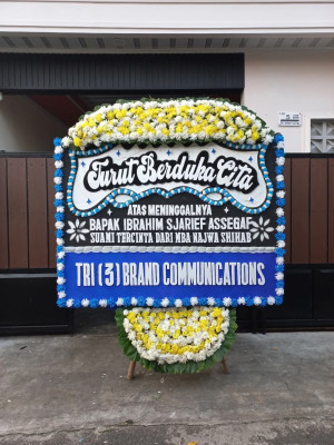 Papan Bunga Duka di Tayan Hulu